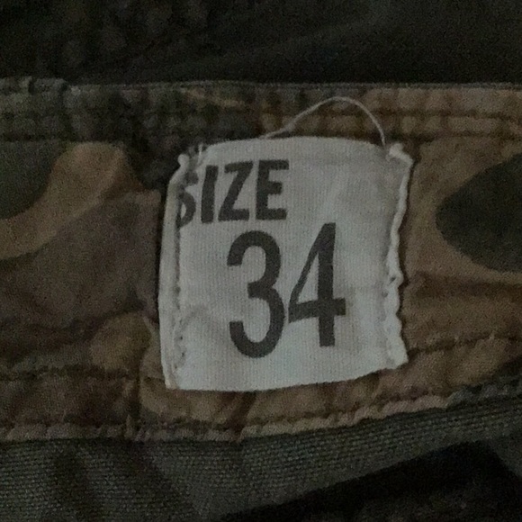 Army green broken in cargo shorts from Wonderwall - Picture 8 of 8